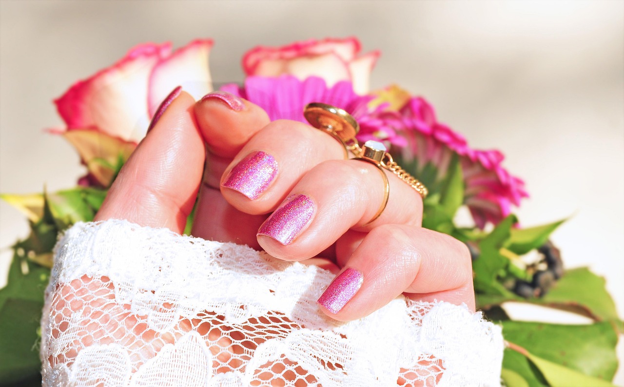 Manicure Rusa y Cuidado de Cutículas